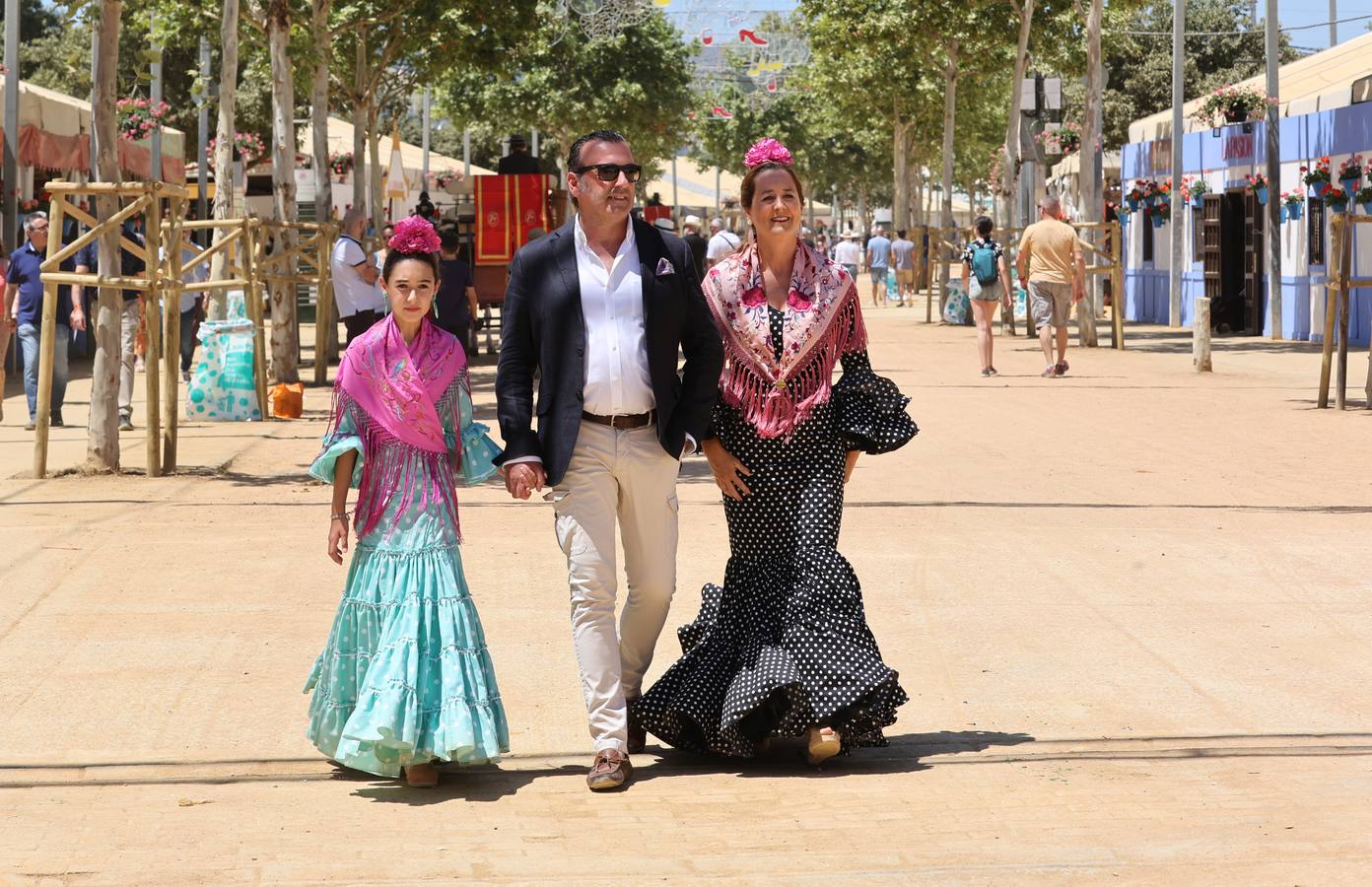 El divertido ambiente del viernes de Feria de Córdoba, en imágenes