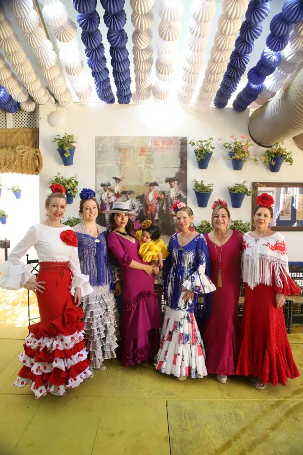 Feria de Córdoba 2022 | El ambiente familiar en las casetas el último día, en imágenes