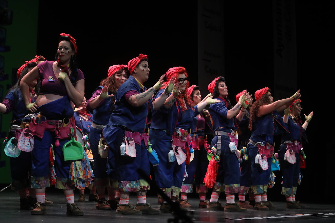 Fotos: Comparsa &#039;We can do... Carnaval&#039; en el COAC 2022. Carnaval de Cádiz