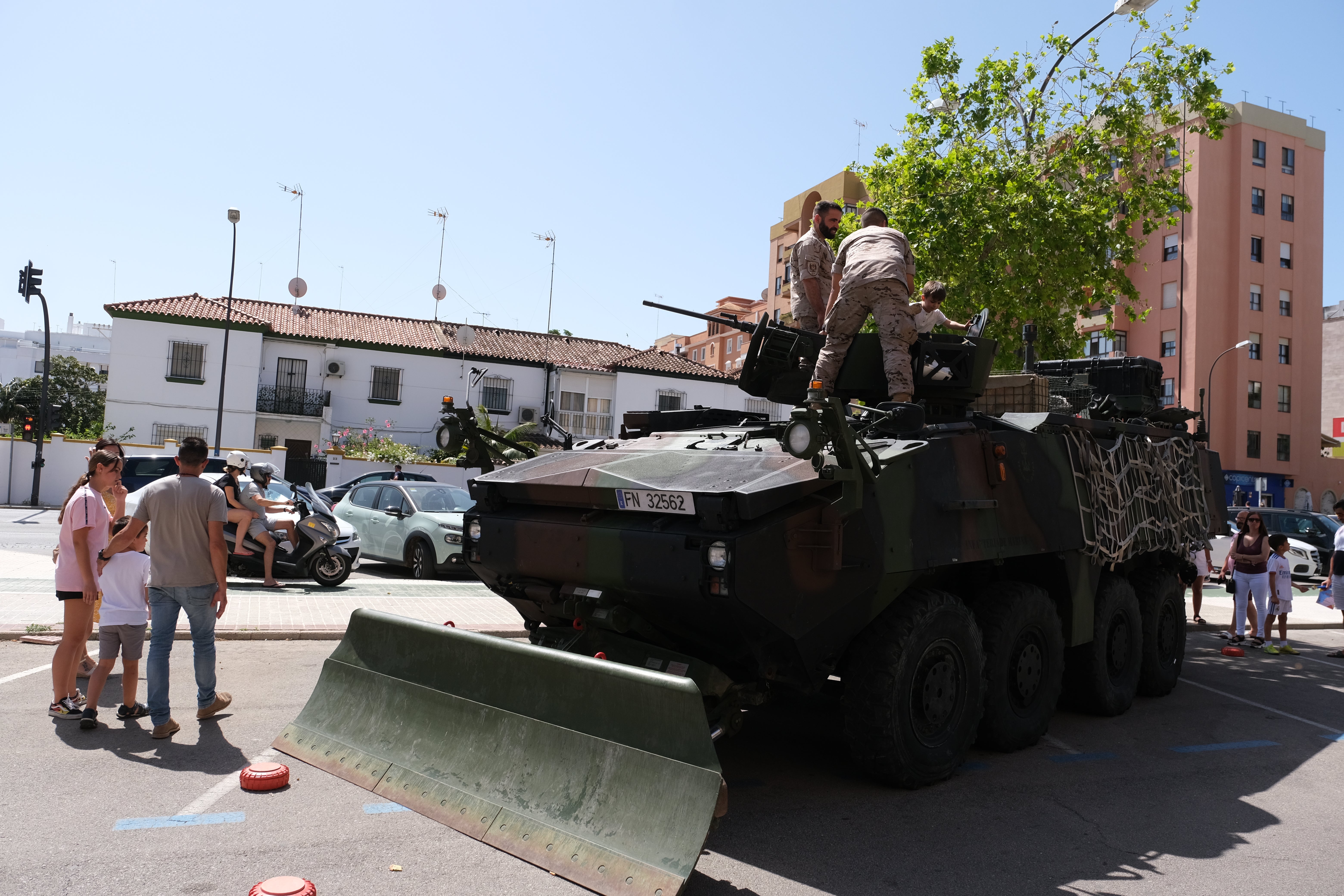 En imágenes: Día de las Fuerzas Armadas en Cádiz