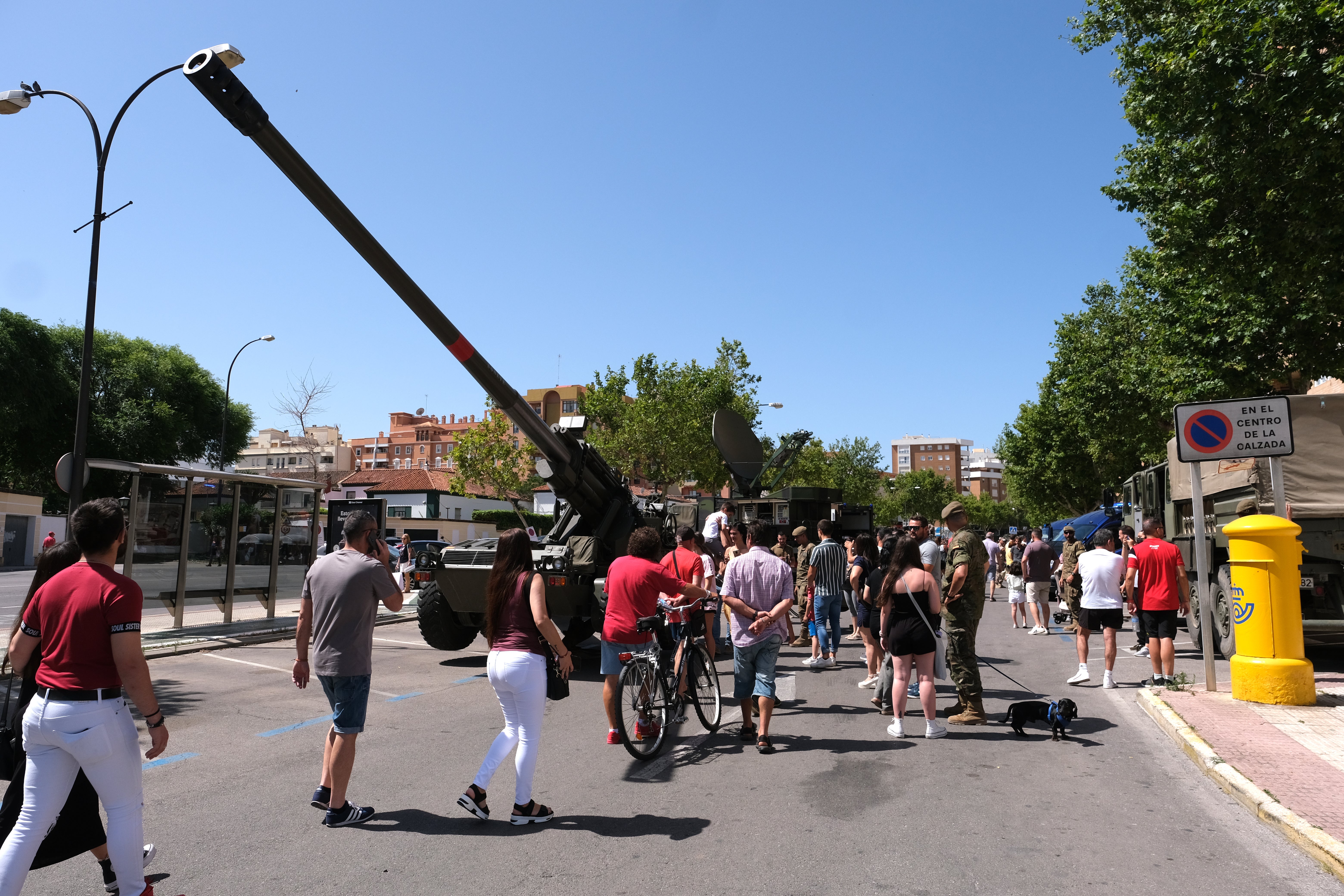 En imágenes: Día de las Fuerzas Armadas en Cádiz