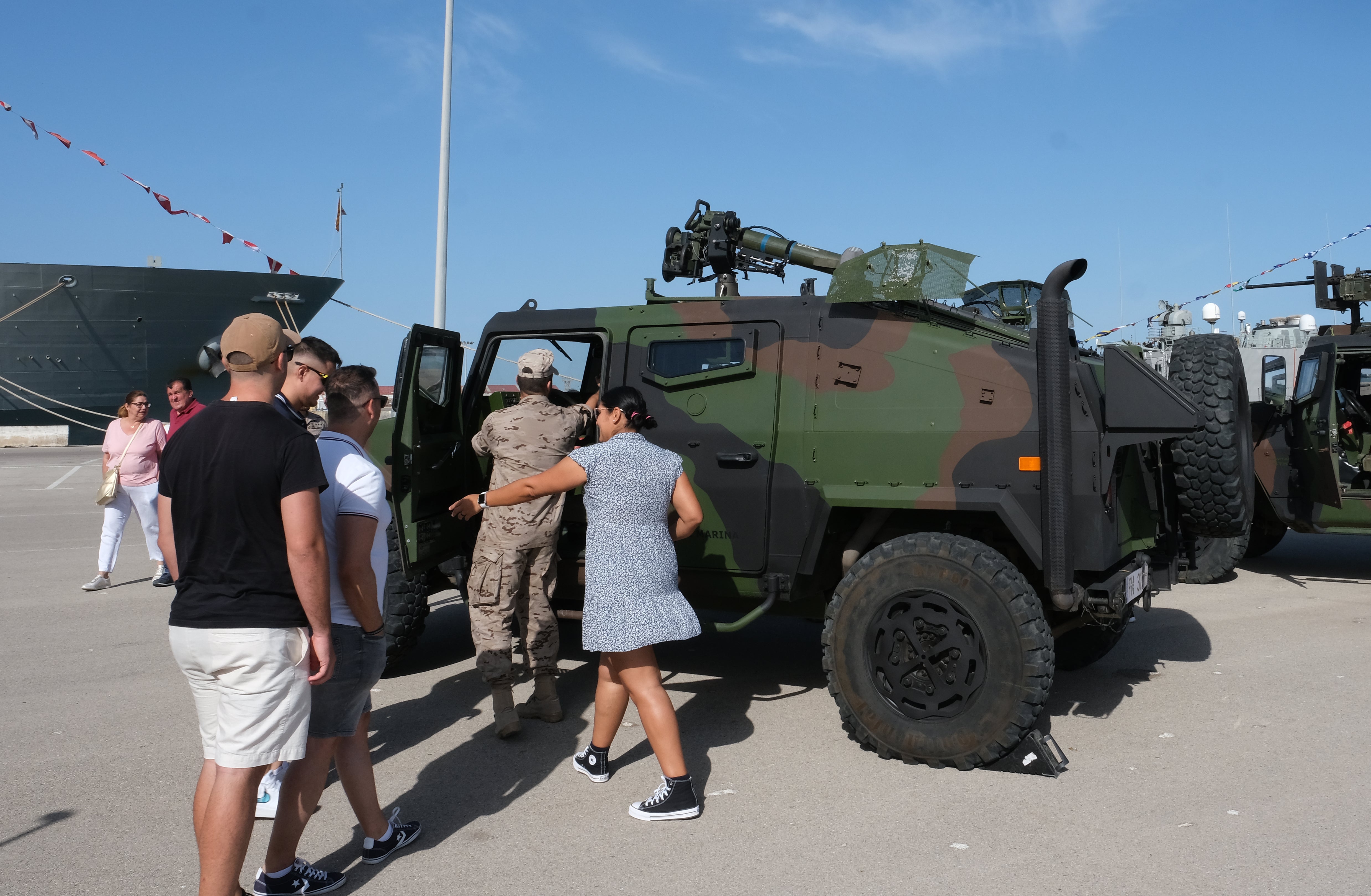 En imágenes: Día de las Fuerzas Armadas en Cádiz