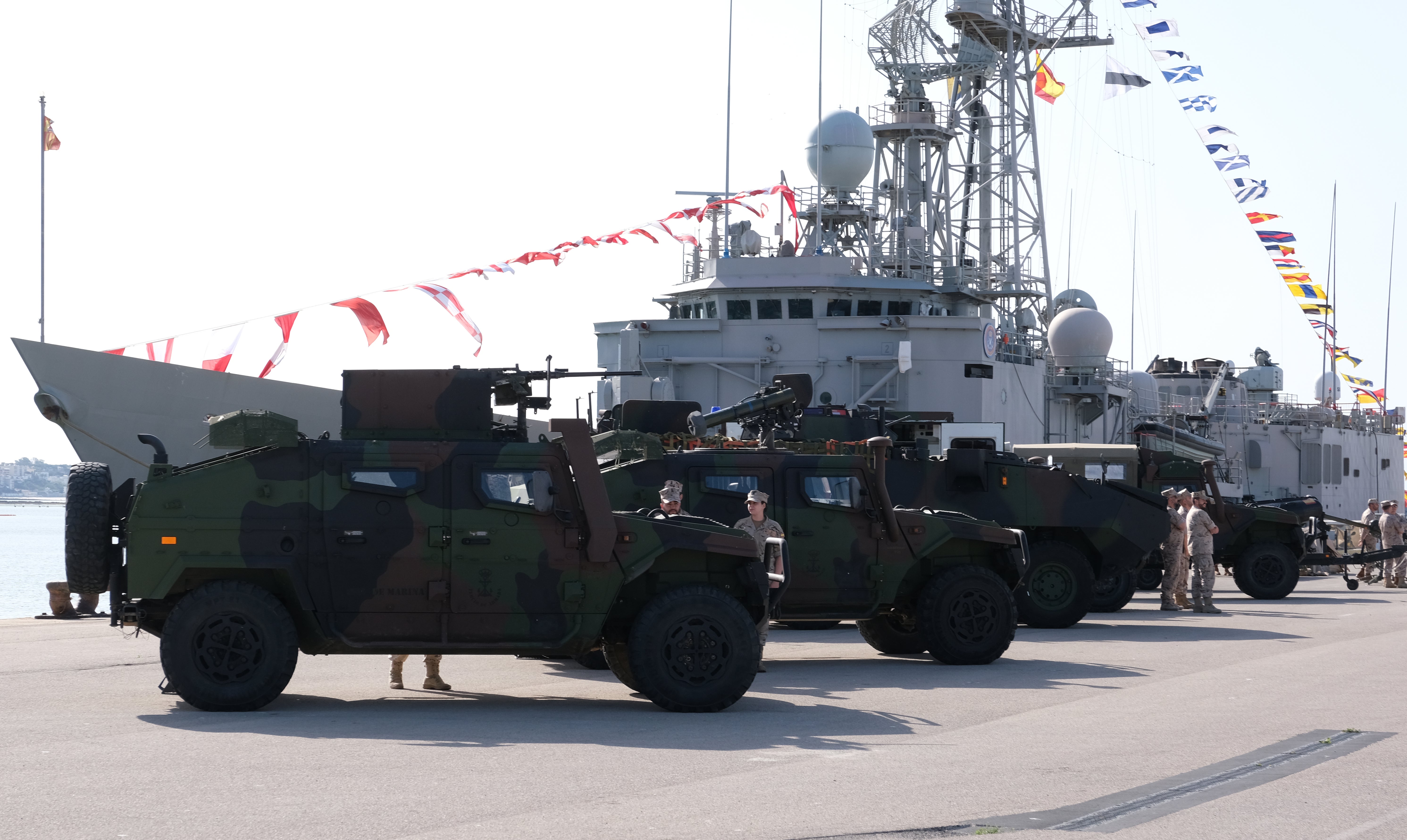 En imágenes: Día de las Fuerzas Armadas en Cádiz