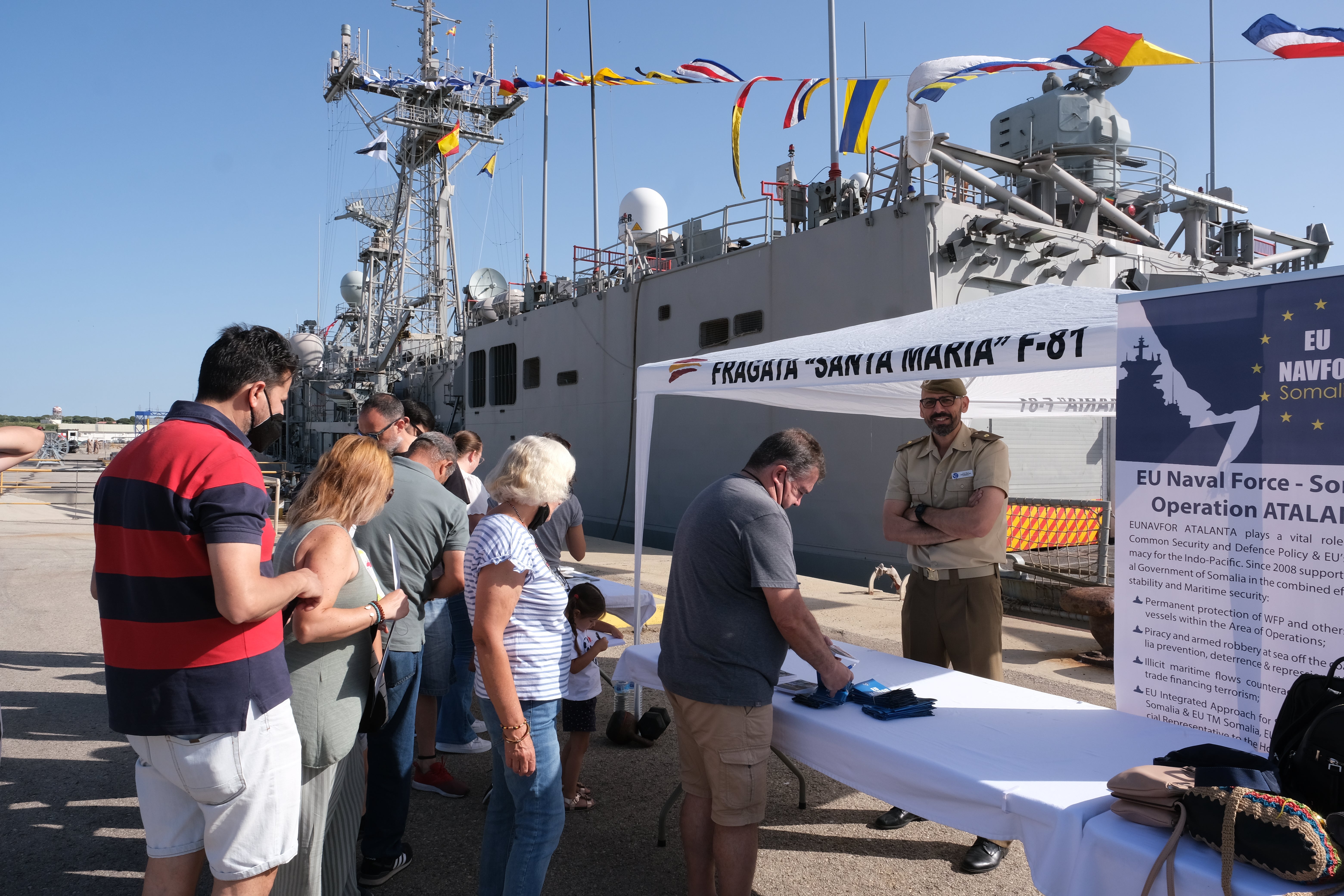 En imágenes: Día de las Fuerzas Armadas en Cádiz