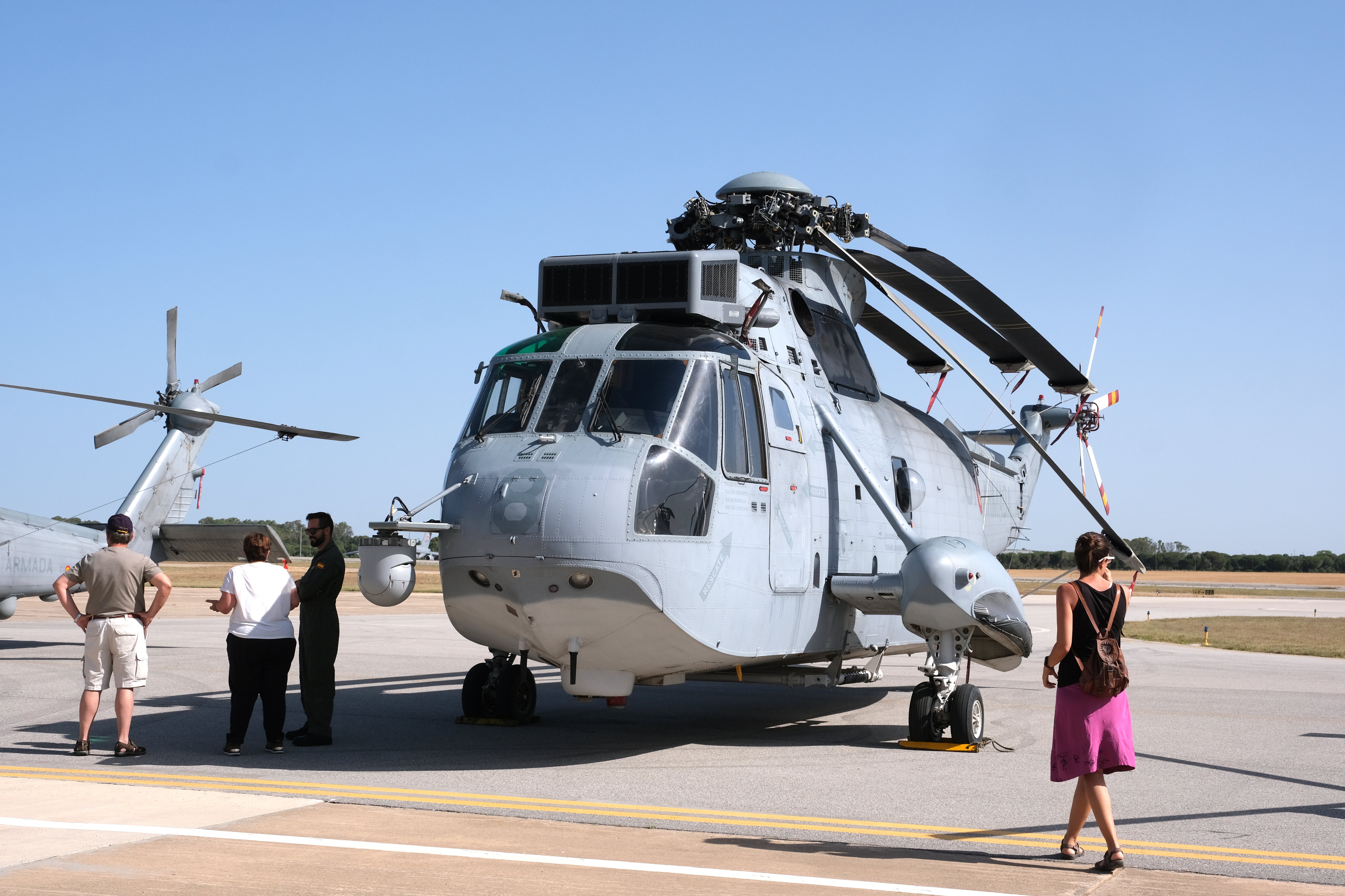 En imágenes: Día de las Fuerzas Armadas en Cádiz