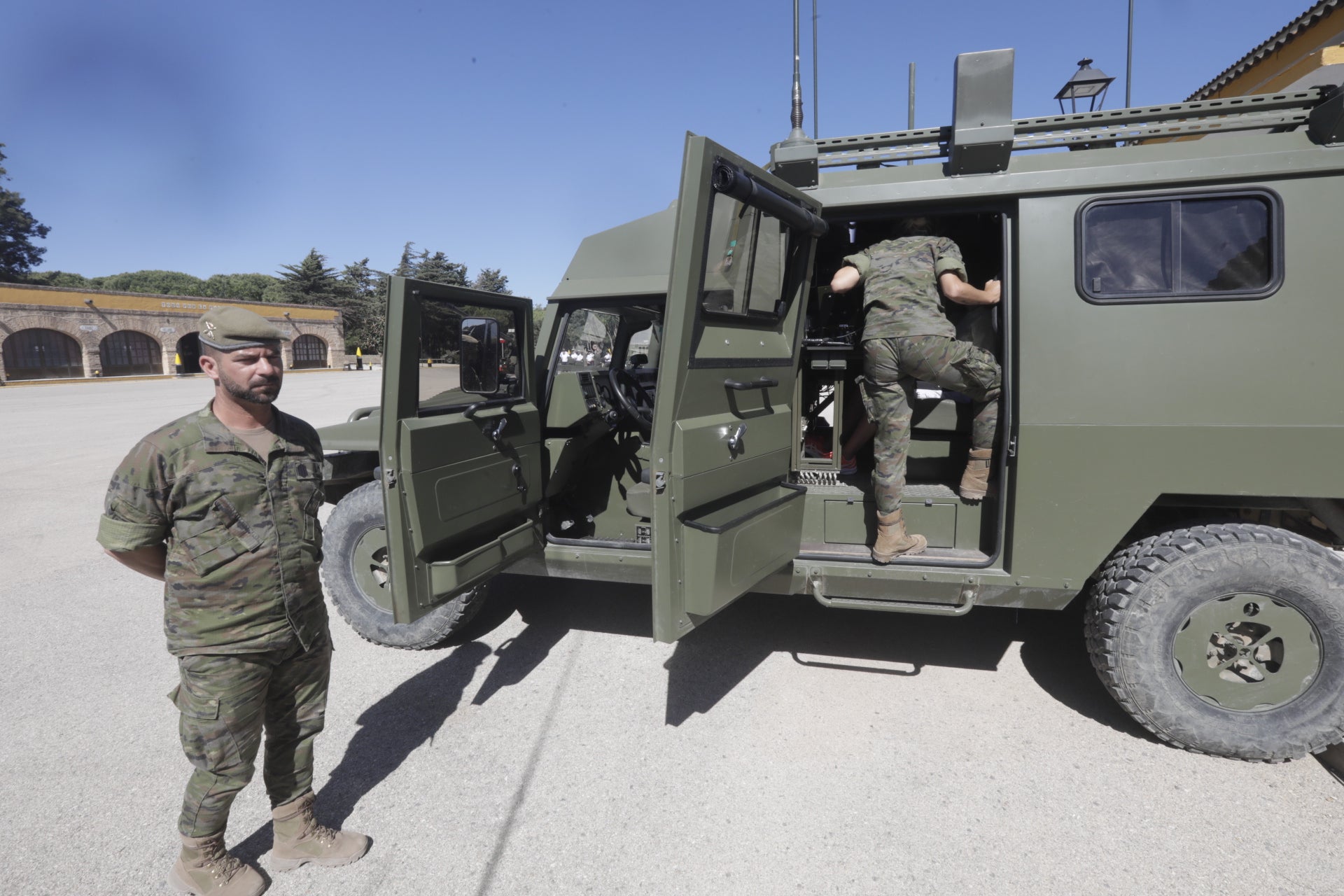 En imágenes: Día de las Fuerzas Armadas en Cádiz