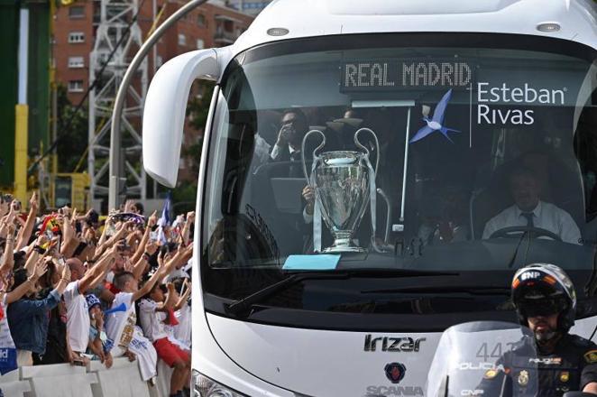 El Real Madrid celebra la Champions con la afición, en imágenes