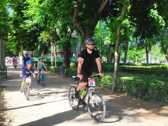 En imágenes: Toledo celebra la I Ruta de Bici Clásica