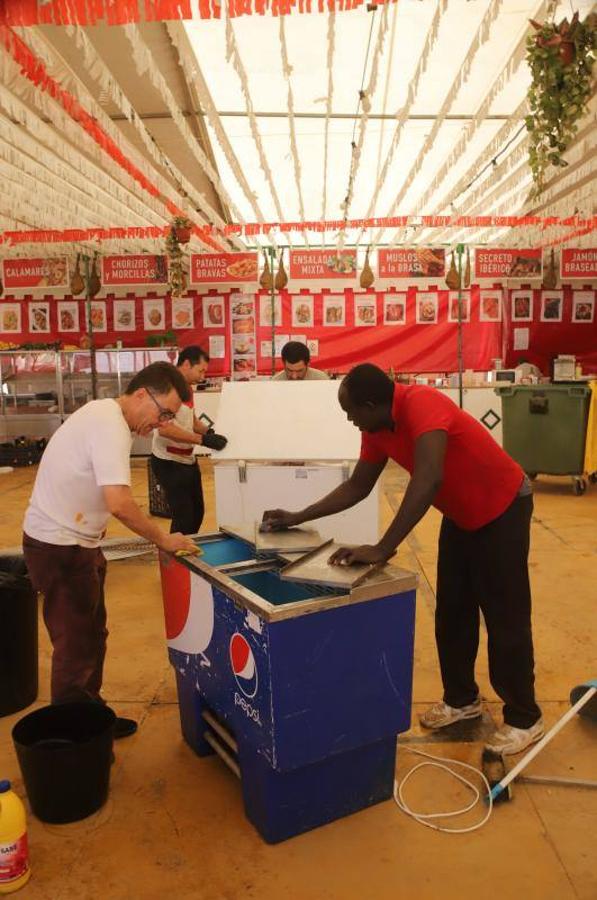 El desmontaje de la Feria de Córdoba, en imágenes