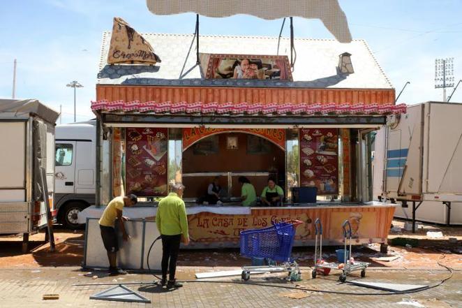 El desmontaje de la Feria de Córdoba, en imágenes