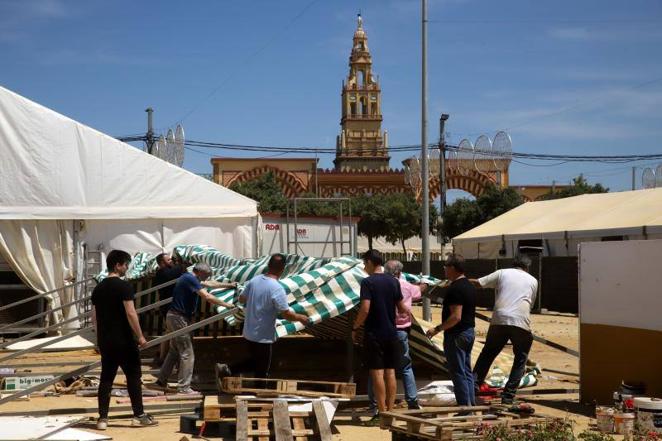 El desmontaje de la Feria de Córdoba, en imágenes