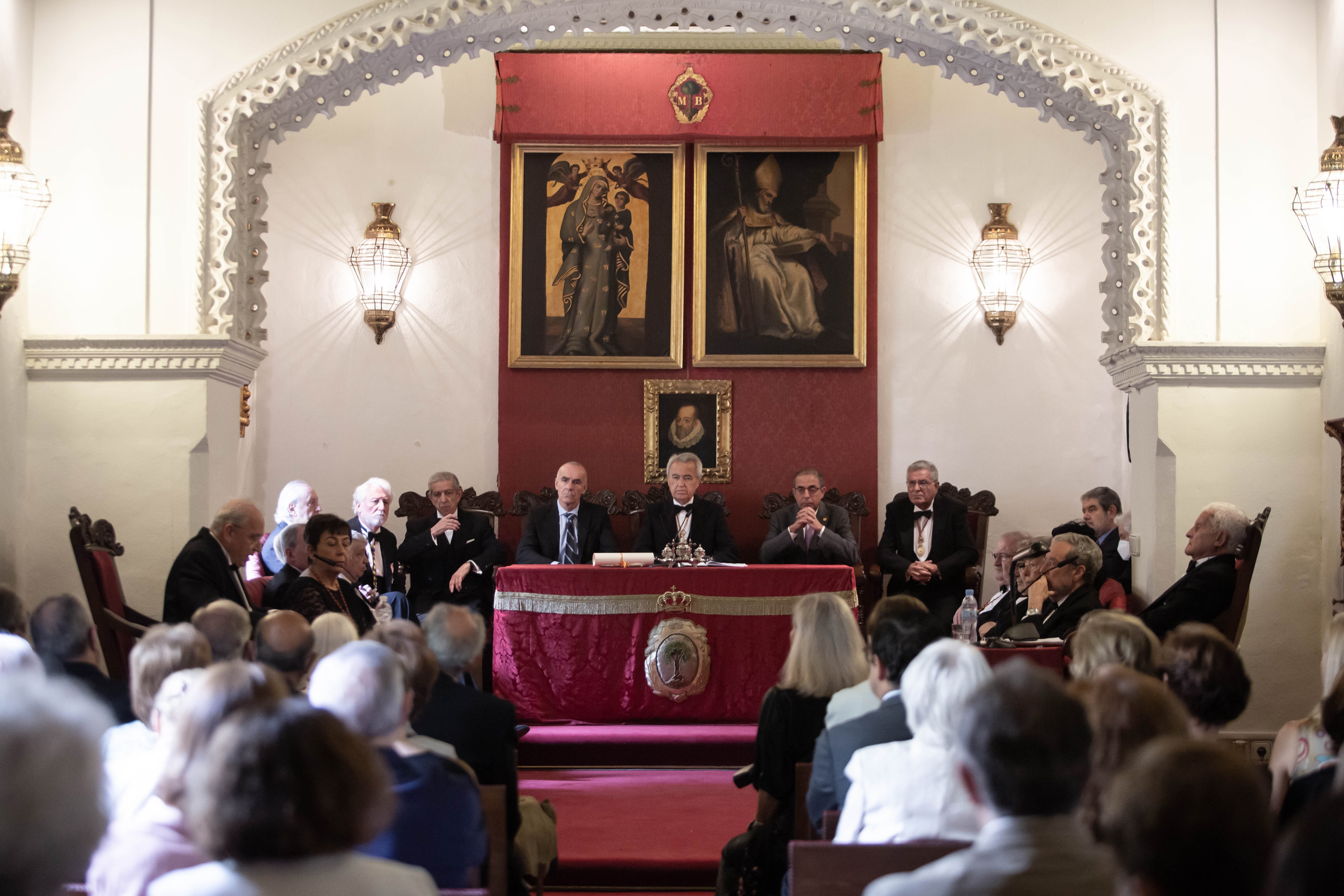 Ingreso de Alfonso Guerra en la academia de Buenas Letras