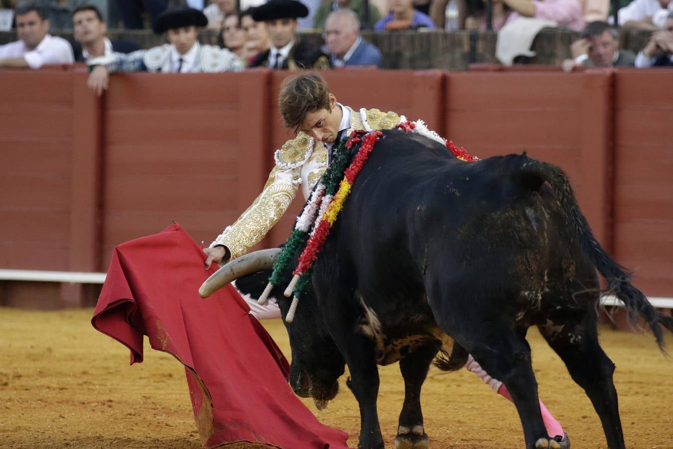 Álvaro Burdiel da la única vuelta al ruedo en la segunda novillada en la Maestranza