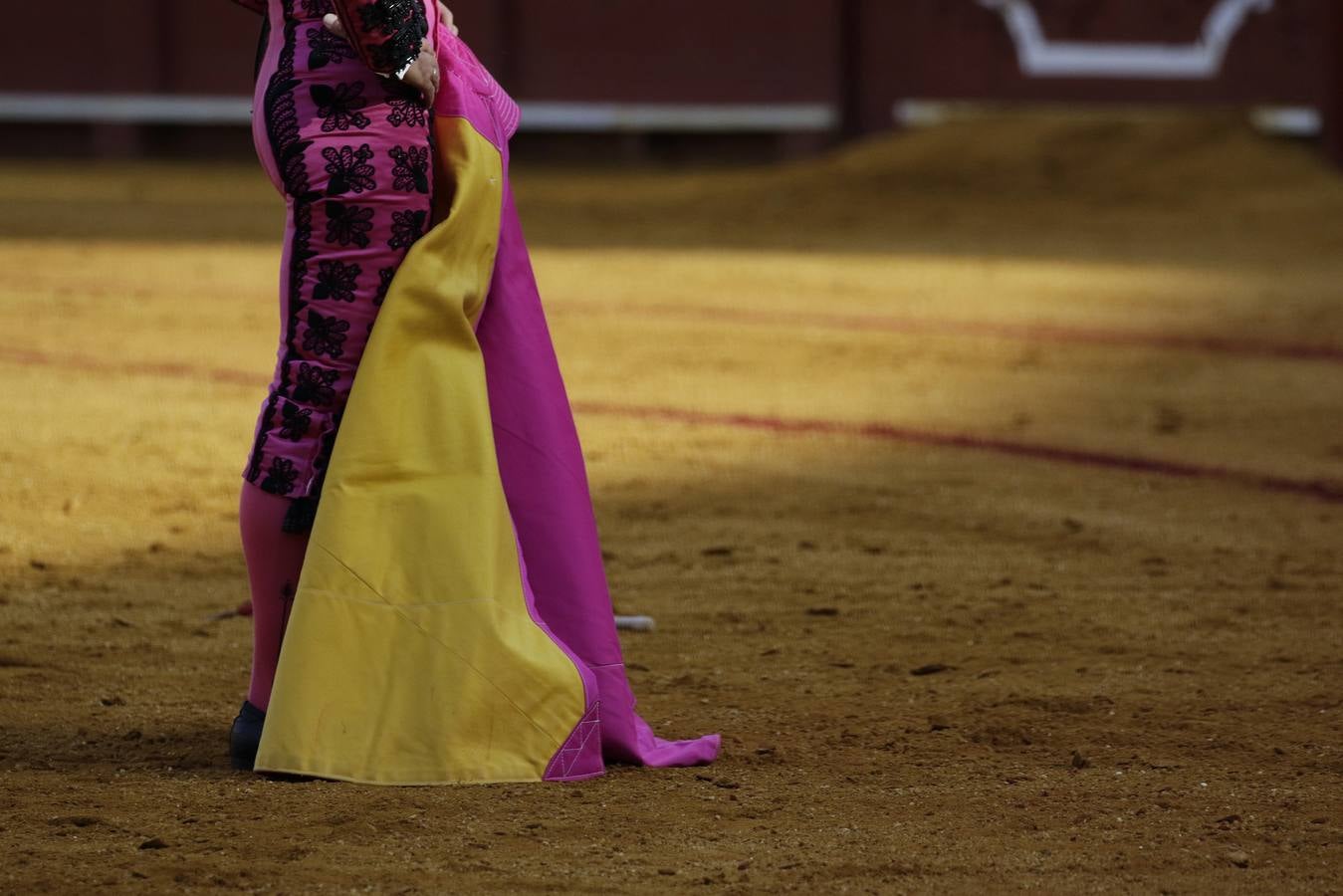 Álvaro Burdiel da la única vuelta al ruedo en la segunda novillada en la Maestranza