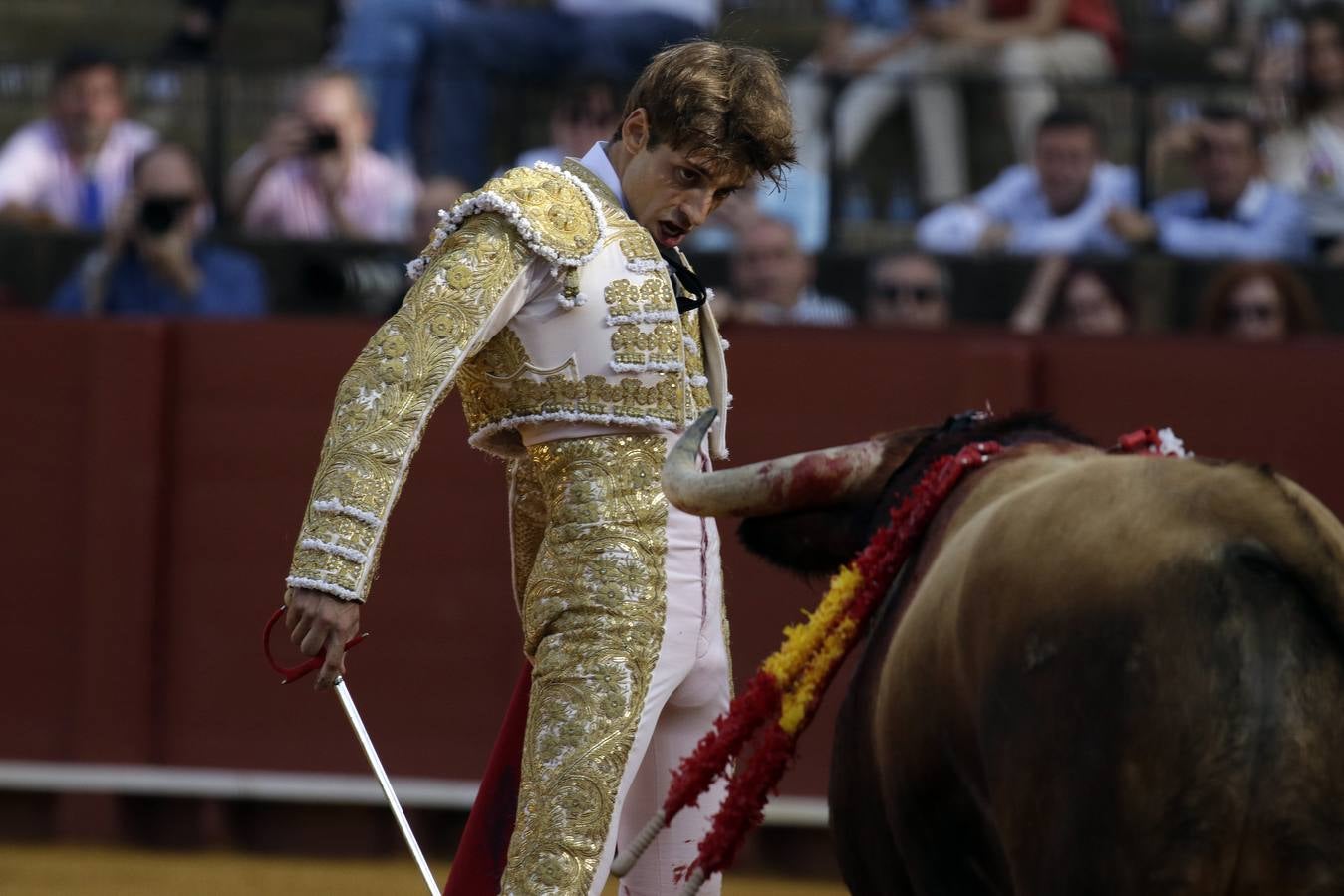 Álvaro Burdiel da la única vuelta al ruedo en la segunda novillada en la Maestranza