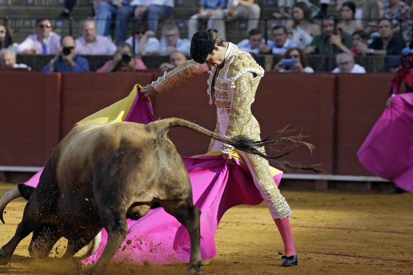 Álvaro Burdiel da la única vuelta al ruedo en la segunda novillada en la Maestranza