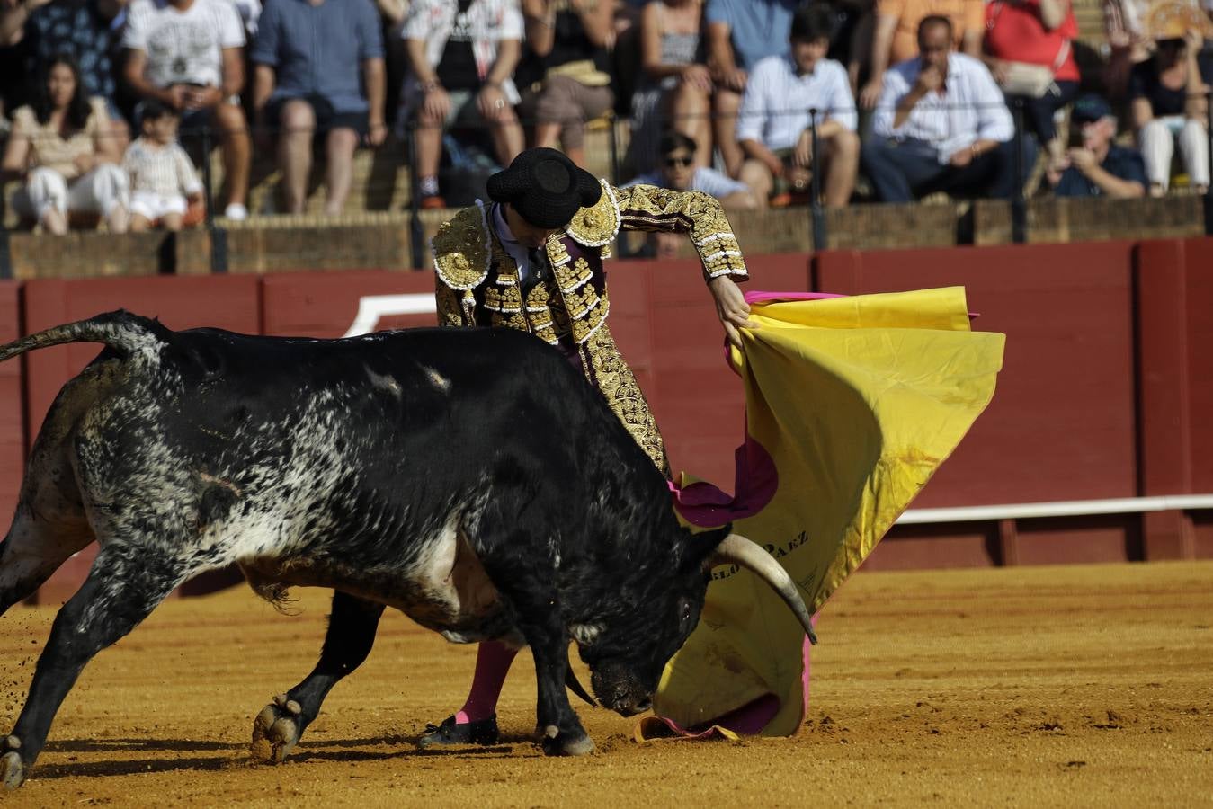 Álvaro Burdiel da la única vuelta al ruedo en la segunda novillada en la Maestranza