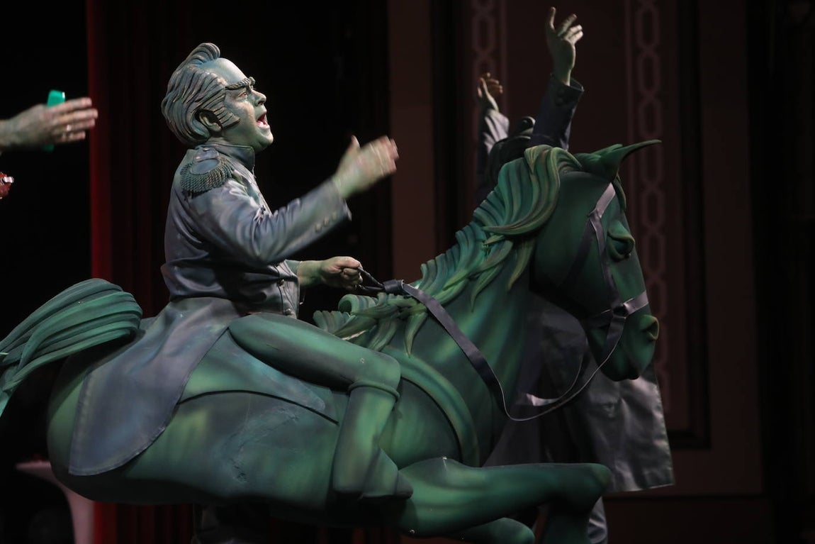 Fotos: Chirigota &#039;Los caraduras de Cai&#039; en el COAC 2022. Carnaval de Cádiz