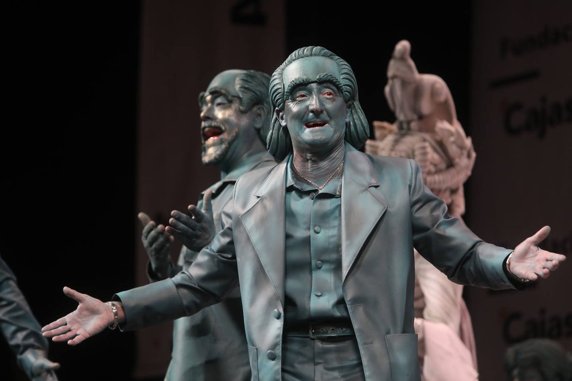 Fotos: Chirigota &#039;Los caraduras de Cai&#039; en el COAC 2022. Carnaval de Cádiz