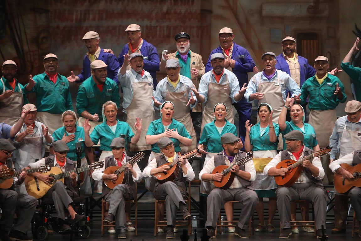 Fotos: Coro &#039;La fábrica de conservas&#039; en el COAC 2022. Carnaval de Cádiz