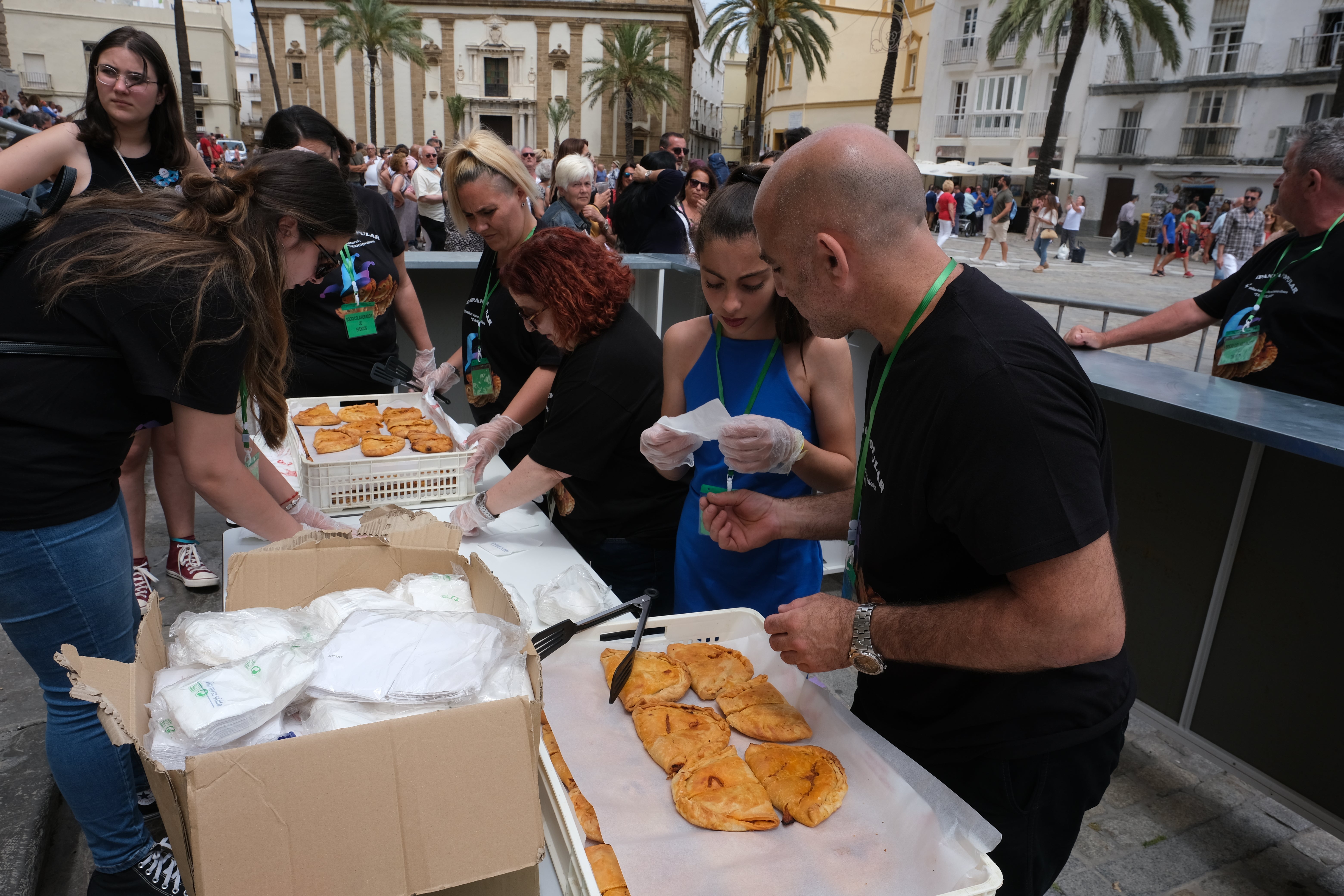 En imágenes: Primera Empanada Popular en la Plaza de la Catedral