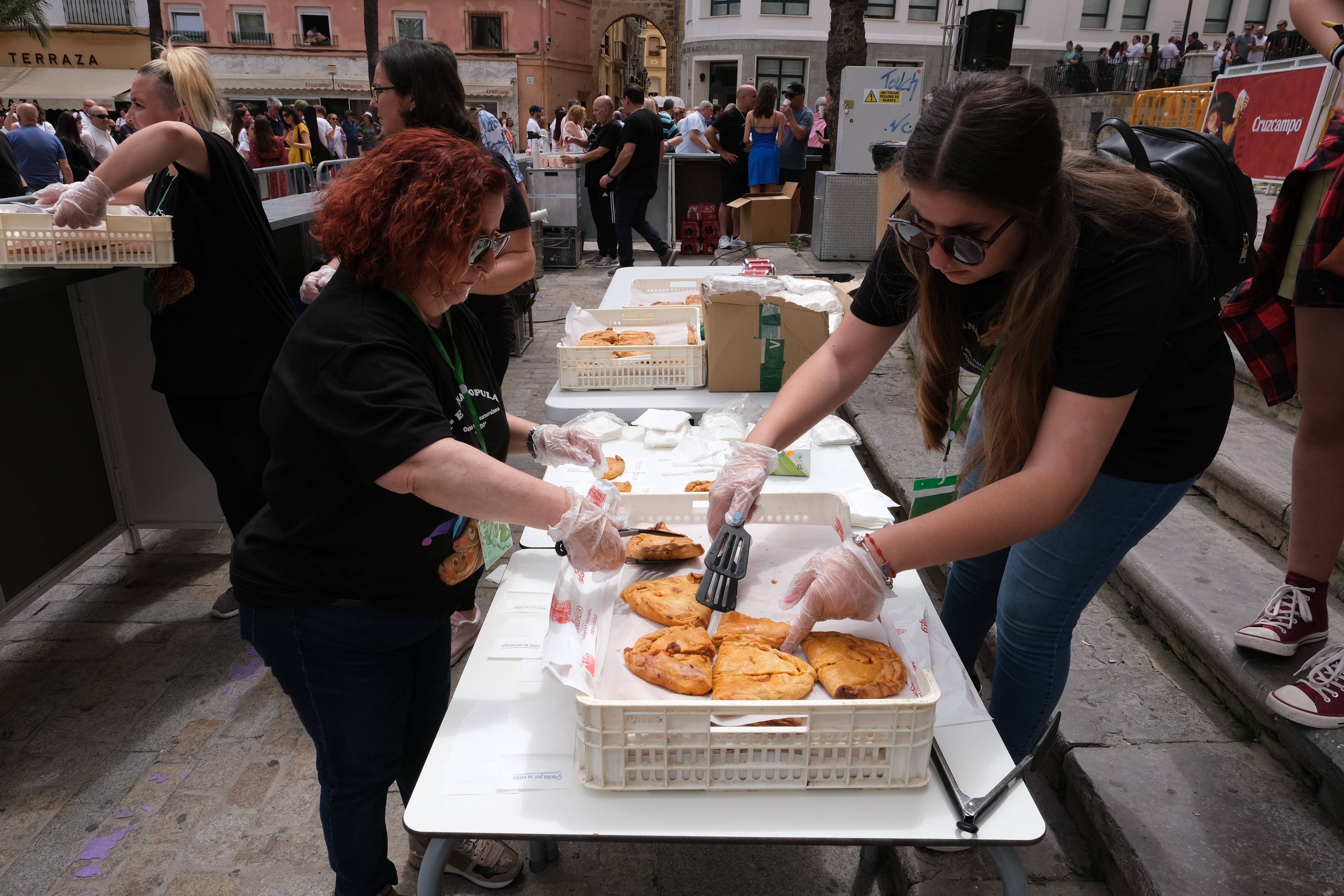 En imágenes: Primera Empanada Popular en la Plaza de la Catedral