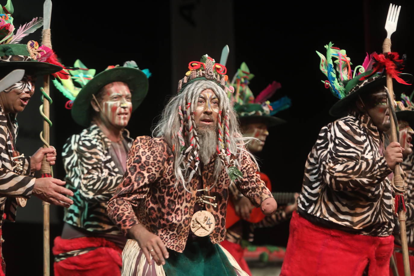 Fotos: Chirigota &#039;Entre sábanas, selvas y ríos... este año vamos al Rocío&#039; en el COAC 2022. Carnaval de Cádiz