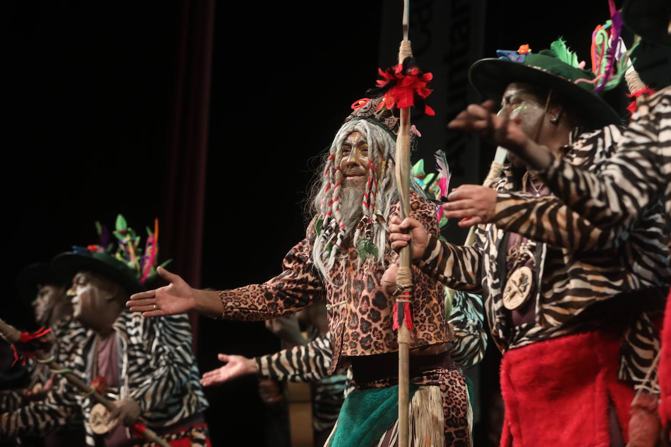 Fotos: Chirigota &#039;Entre sábanas, selvas y ríos... este año vamos al Rocío&#039; en el COAC 2022. Carnaval de Cádiz