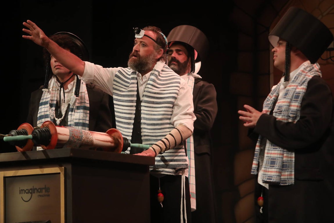 Fotos: cuarteto &#039;Los ultraortodoxos de los Callejones Cardoso&#039; en el COAC 2022