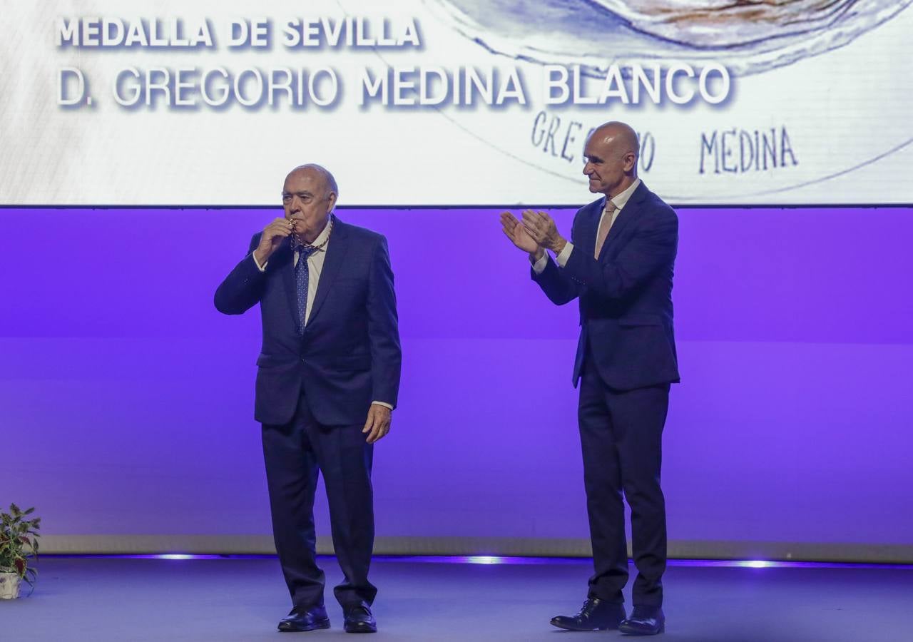 Acto de entrega de las Medallas de Sevilla