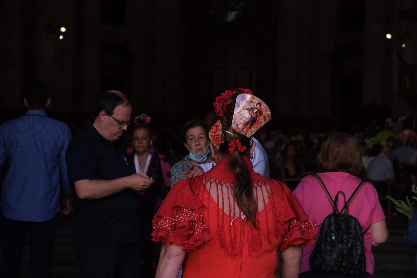 Fotos: Misa de romeros y visita a la Patrona de la hermandad del Rocío de Cádiz