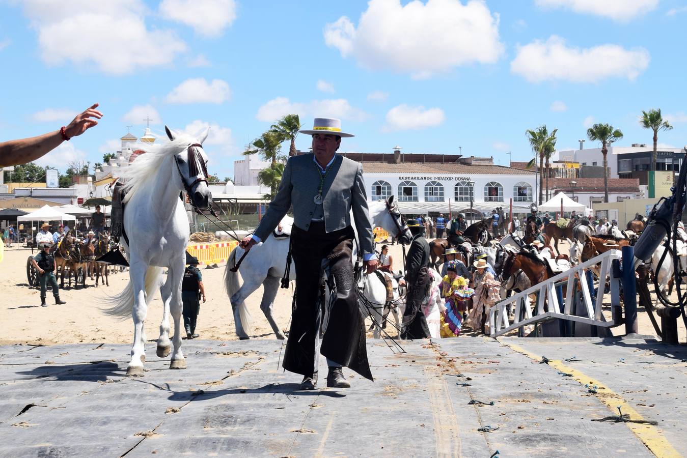 Doñana se llena de color con los peregrinos