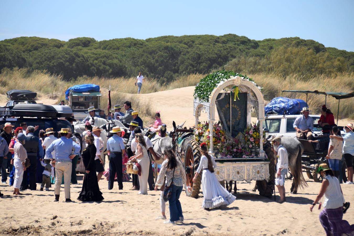 Doñana se llena de color con los peregrinos