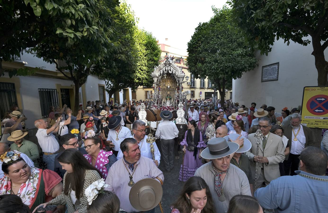 Salida de la hermandad del Rocío de la Macarena