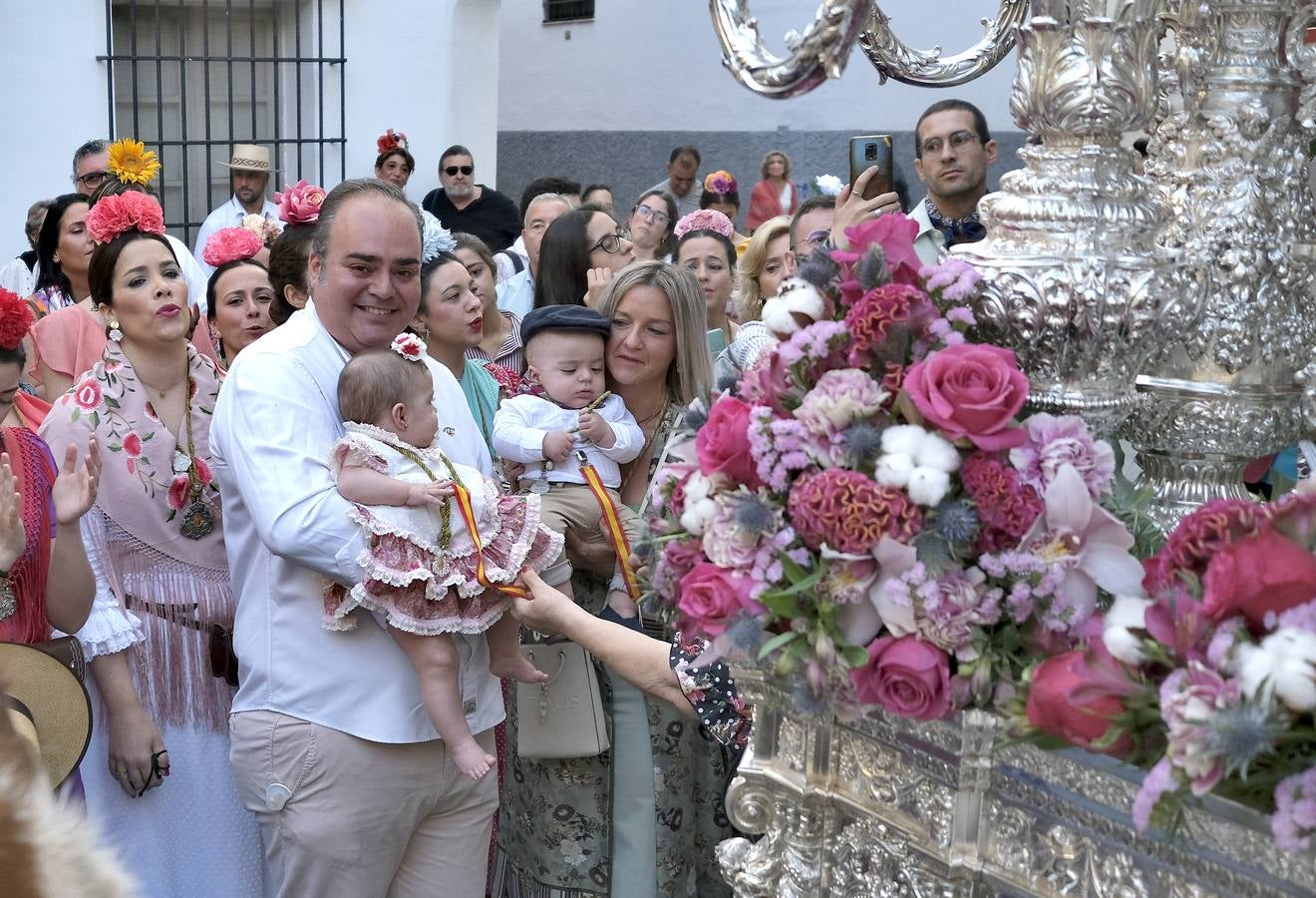 Salida de la hermandad del Rocío de la Macarena