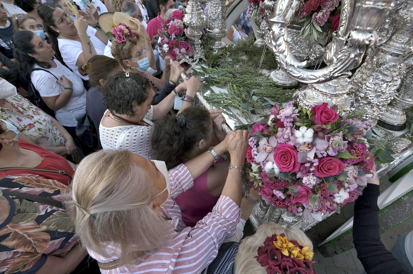 Salida de la hermandad del Rocío de la Macarena