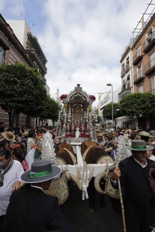 Salida de la hermandad del Rocío de Triana