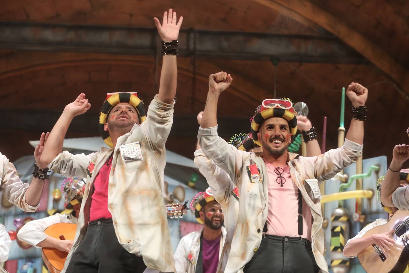 Fotos: Comparsa &#039;¿Me meto o no me meto?&#039; en el COAC 2022. Carnaval de Cádiz