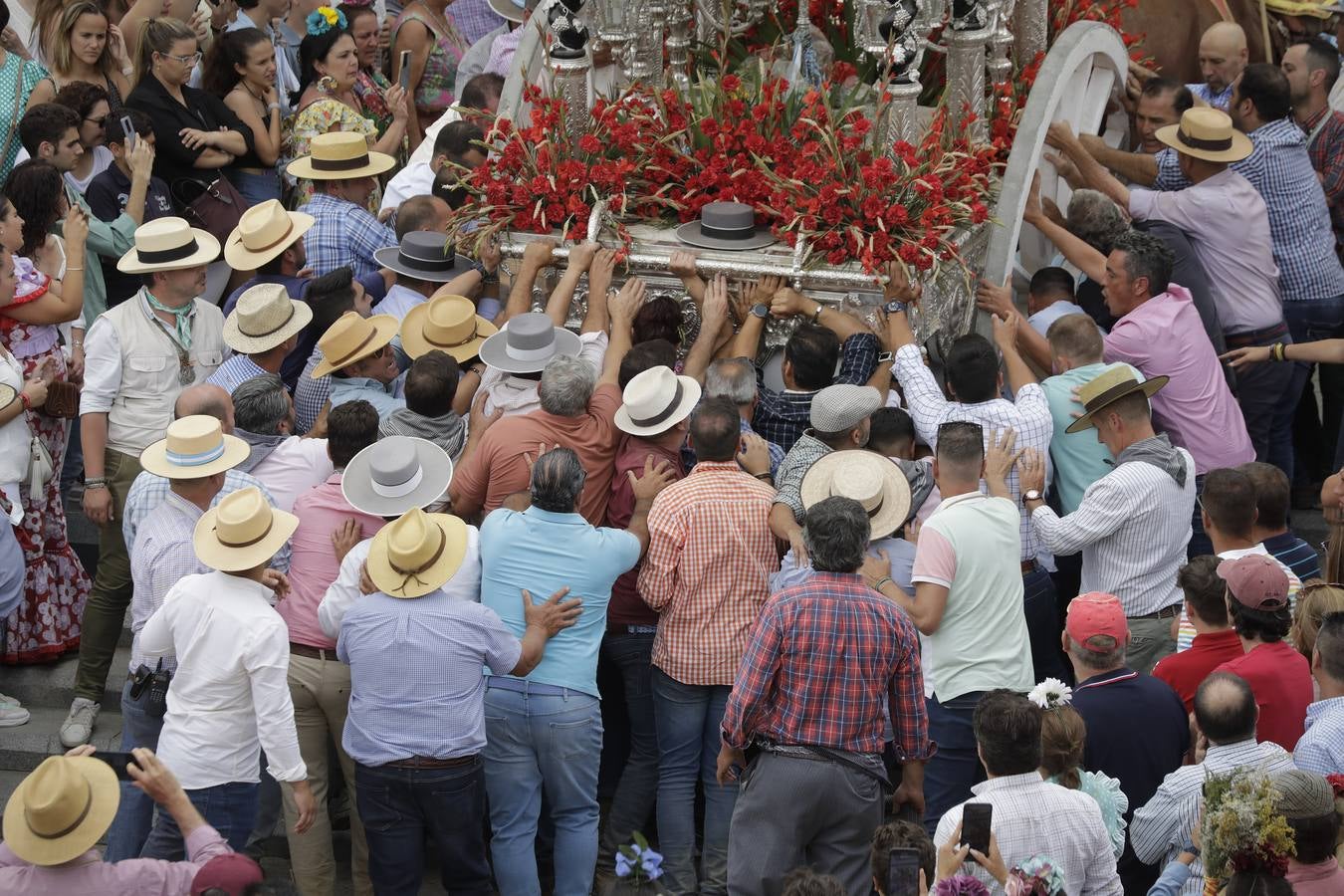 Hermandad de Gelves. RAÚL DOBLADO