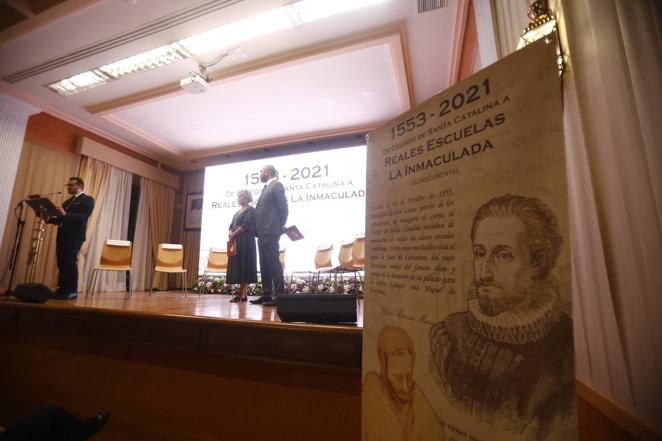 El estreno del documental sobre el colegio La Inmaculada de Córdoba, en imágenes