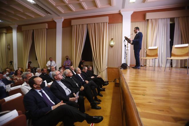 El estreno del documental sobre el colegio La Inmaculada de Córdoba, en imágenes