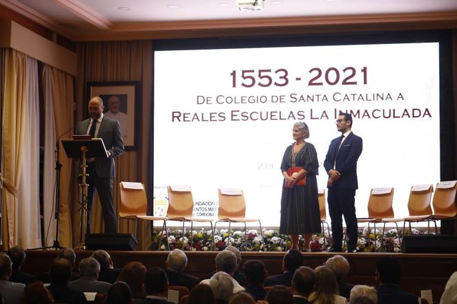 El estreno del documental sobre el colegio La Inmaculada de Córdoba, en imágenes