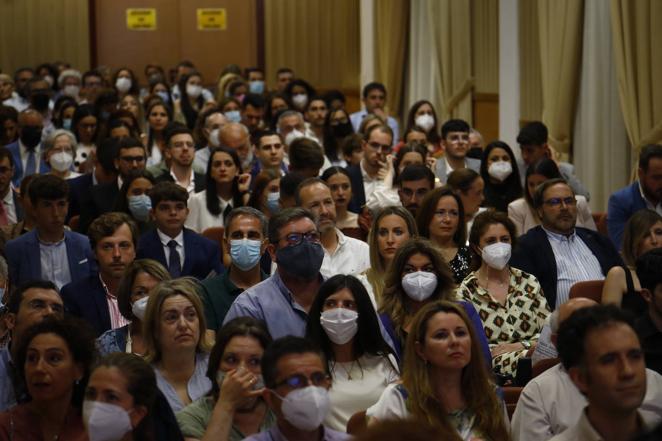 El estreno del documental sobre el colegio La Inmaculada de Córdoba, en imágenes