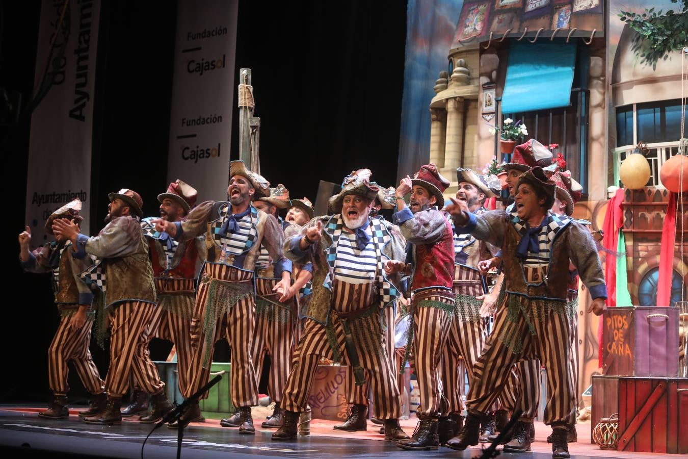 Fotos: Comparsa &#039;Los viajantes&#039; en el COAC 2022. Carnaval de Cádiz