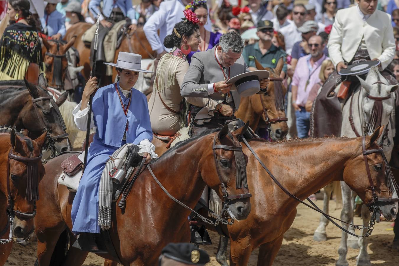 Presentación de las hermandades más antiguas ante la Virgen del Rocío