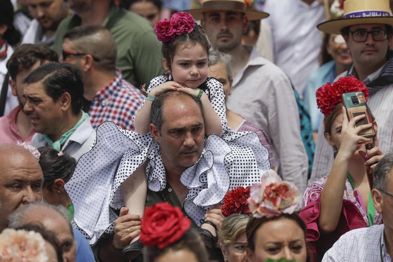 Presentación de las hermandades más antiguas ante la Virgen del Rocío