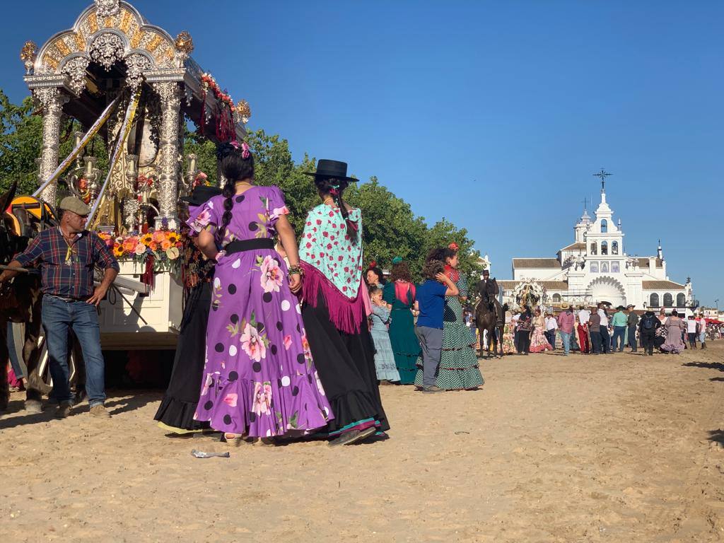 Rocío Córdoba 2022 | La presentación de la hermandad ante la Virgen, en imágenes