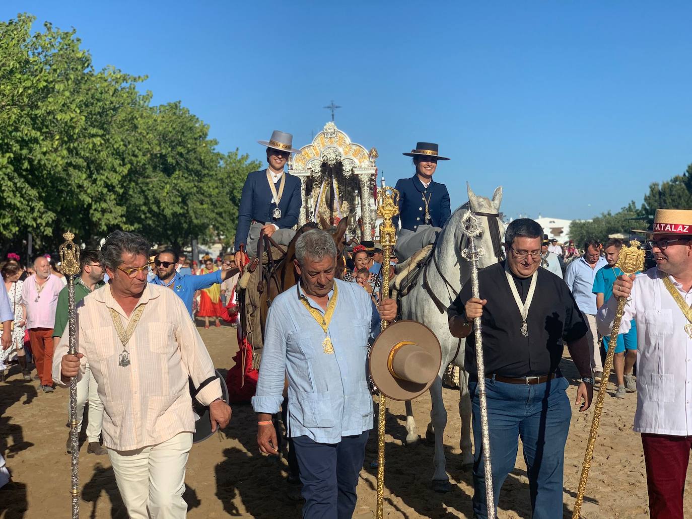 Rocío Córdoba 2022 | La presentación de la hermandad ante la Virgen, en imágenes