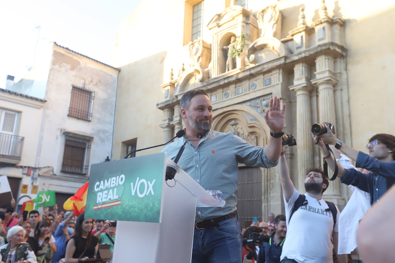 El mitin de Abascal y Olona (Vox) en Córdoba, en imágenes