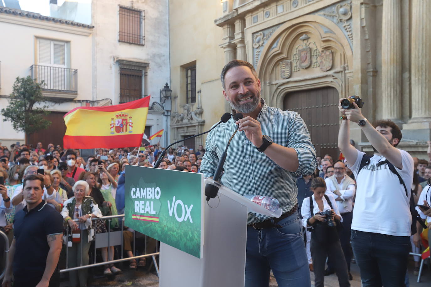 El mitin de Abascal y Olona (Vox) en Córdoba, en imágenes